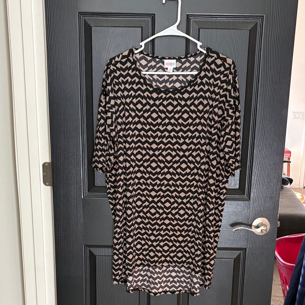 LuLaRoe Black and Tan Zigzag Tunic